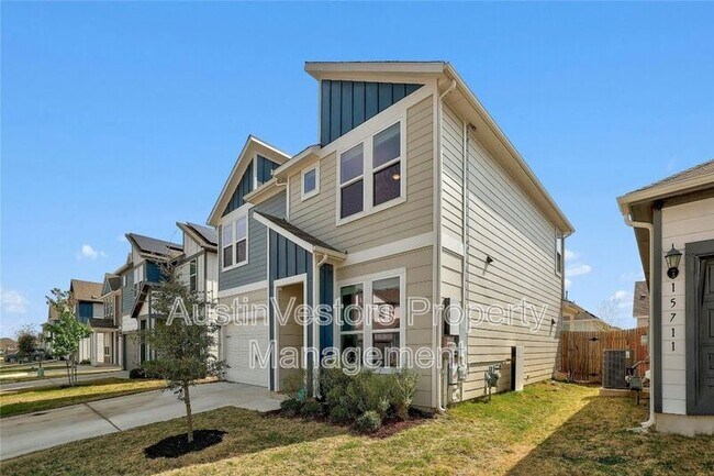 Foto del edificio - 15801 Crissom Ln