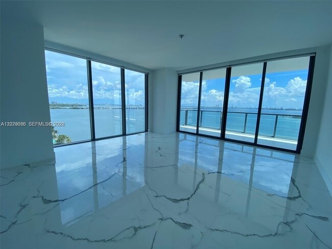 Foto del edificio - 788 NE 23rd St