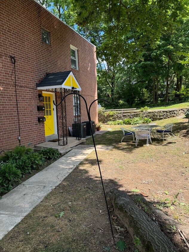 36 Hillcrest Rd Unit B, Erdenheim, PA 19038 Apartments in Erdenheim