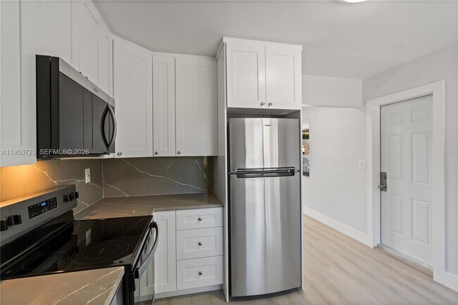 Foto del edificio - 811 NW 115th St