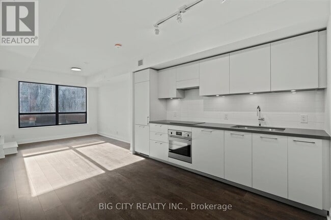 Building Photo - 33 Frederick Todd Wy