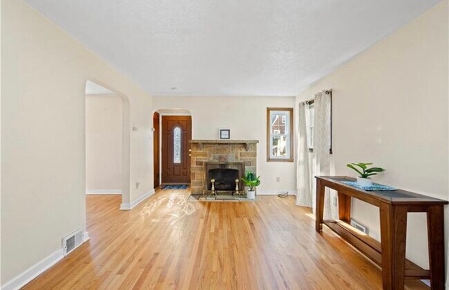 Building Photo - 4014 Fairfield Ave