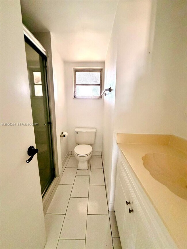 Foto del edificio - 840 NW 87th Ave