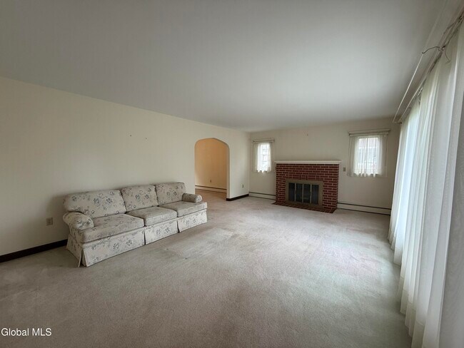 Foto del edificio - 549 Columbia St Ext