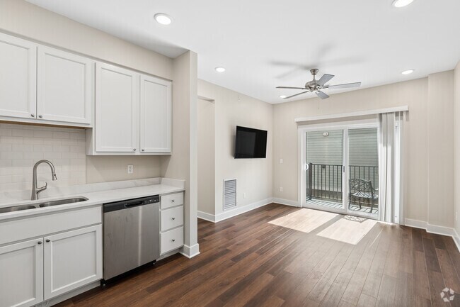 2 habitaciones, 1 baño - 745 pies cuadrados - Sala de estar - Lofts at Cherry Hill - East Village