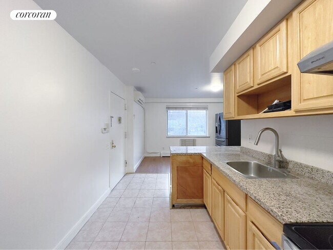 Building Photo - 602 39th St