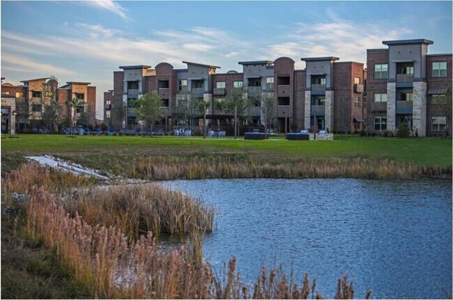 Foto del edificio - 4450 Ridge Rd