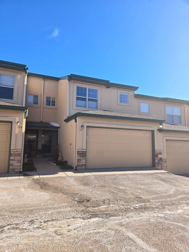 Building Photo - 5973 Eagle Hill Heights