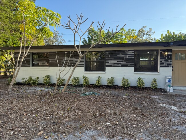 Foto del edificio - 3000 Karen Ave