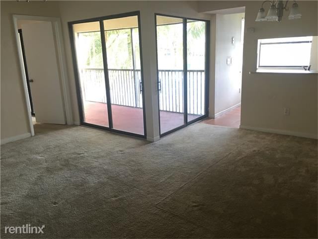 Building Photo - 1044 S Independence Dr