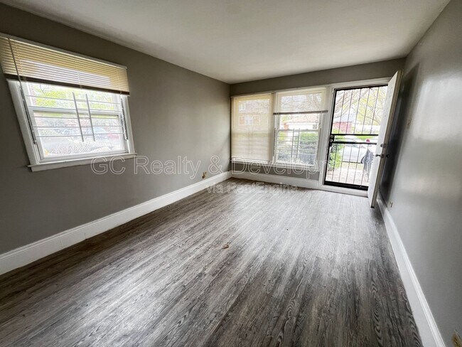 Foto del edificio - 9252 S Merrill Ave