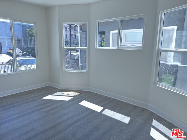 Foto del edificio - 1233 S Fedora St