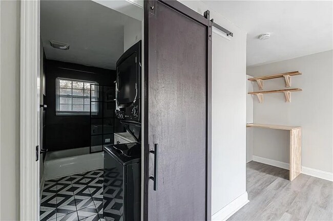 Foto del edificio - 919 Hobson St SW
