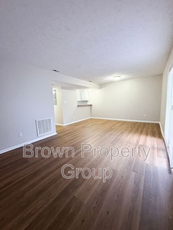 Building Photo - 414 Cumbrian Ct