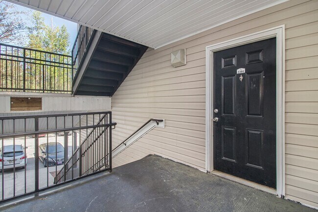 Building Photo - 3 Bedroom 2 Bath Under $1400 per month
