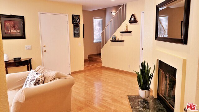 Foto del edificio - 24216 Sylvan Glen Rd