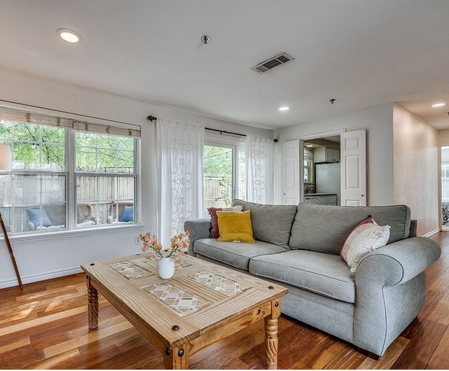 Building Photo - 3100 Cole Ave