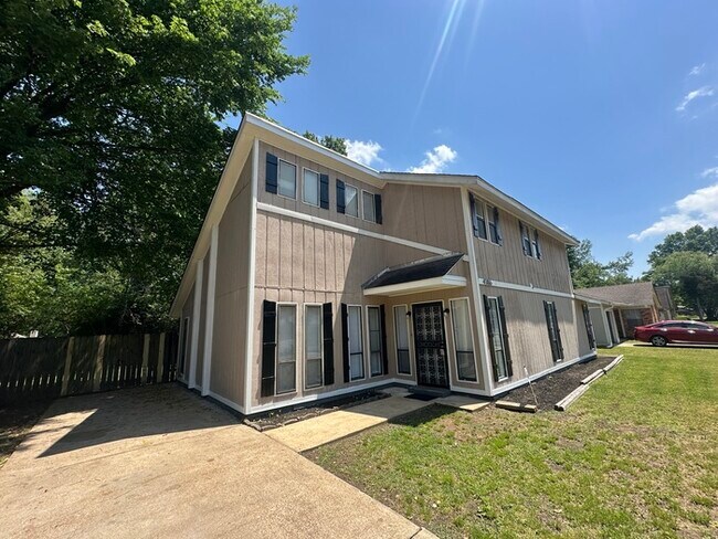 Building Photo - 4186 Rosewind Cir