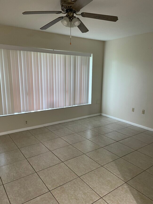 Foto del edificio - 21150 Gertrude Ave