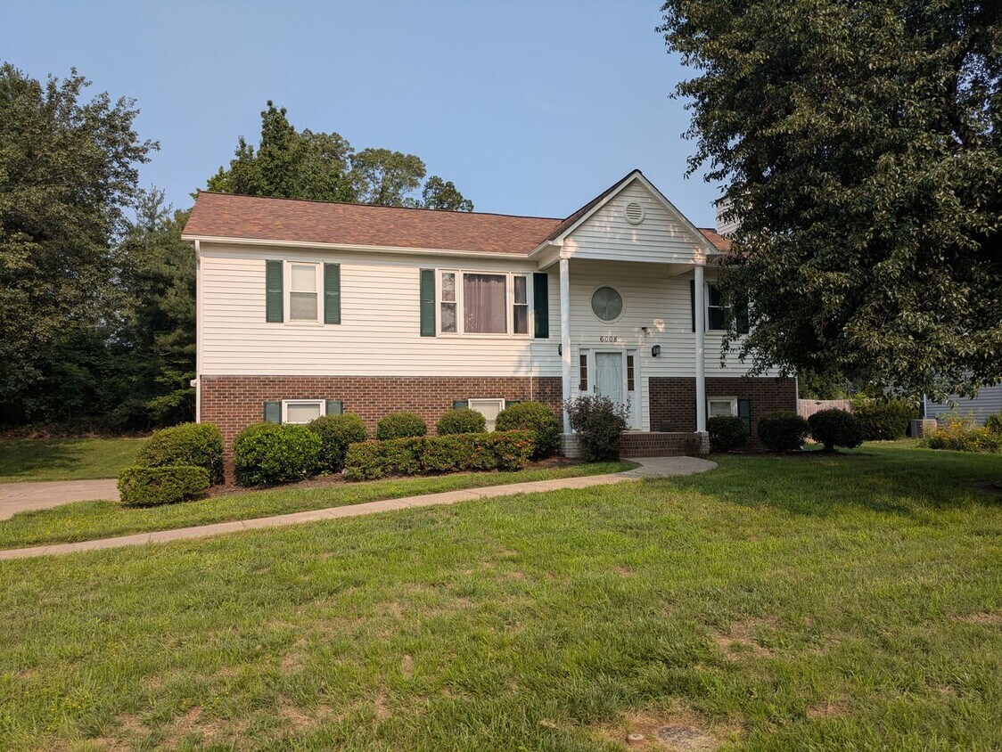 Photo - 6008 Yeaton Glen Drive
