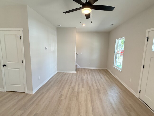 Building Photo - 1630 Ekin Ave