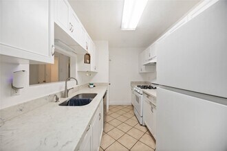 Building Photo - 5315 Cherie Crest Ct