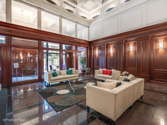 Foto del edificio - 212 W Washington St