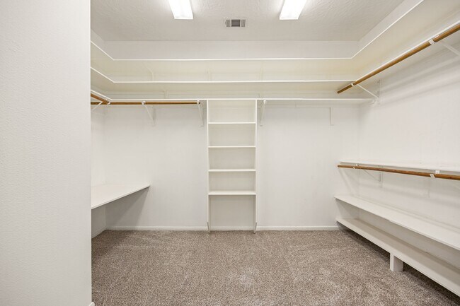 Building Photo - 1919 Valleria Ct