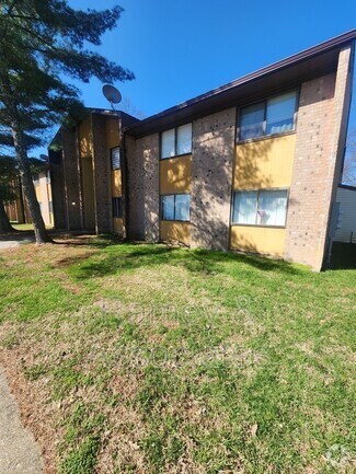 Building Photo - 7050 Wildwood Cir
