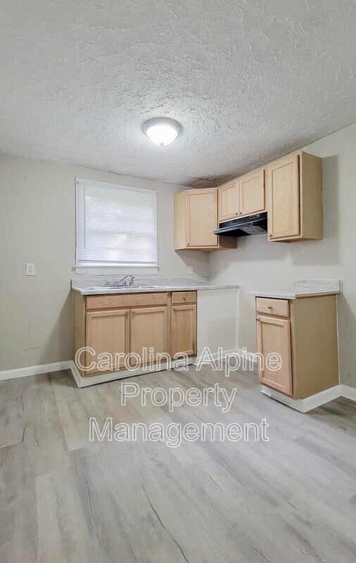 Building Photo - 1204 Asheboro St