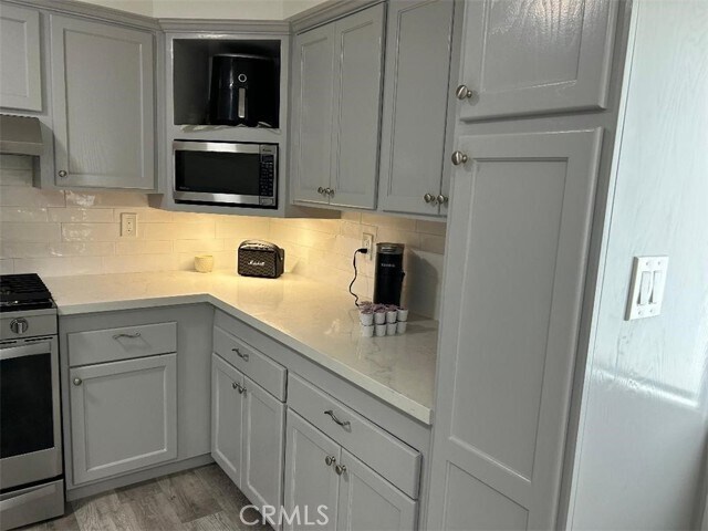 Building Photo - 4612 Via Vista Cir