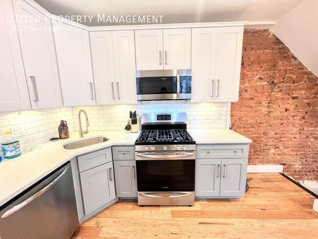 Building Photo - 3BR/1.5BA Home with Finished Basement Spac...