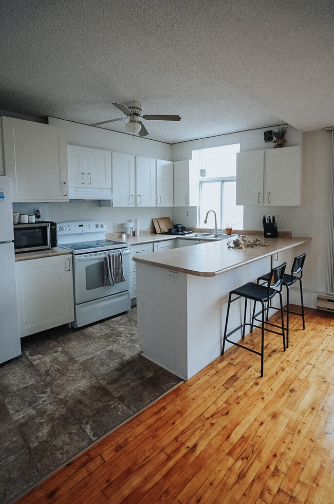 Building Photo - 114 Rue Saint-Philippe