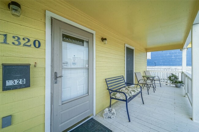 Building Photo - 1320 Avenue L