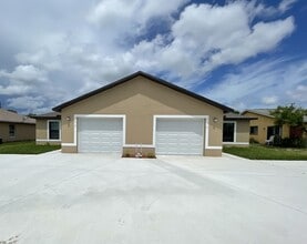 Building Photo - 533 SE 6th Pl