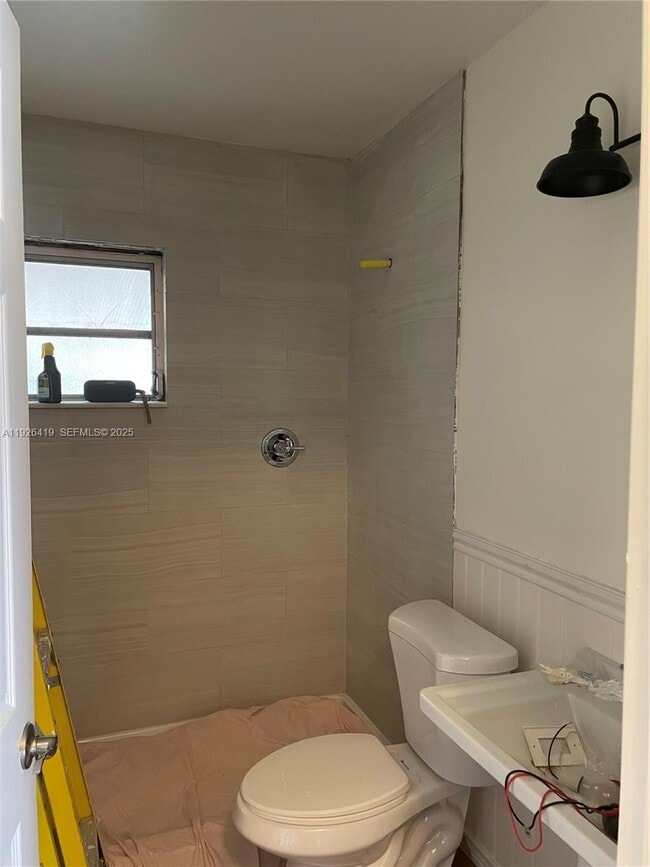 Foto del edificio - 1644 Arthur St