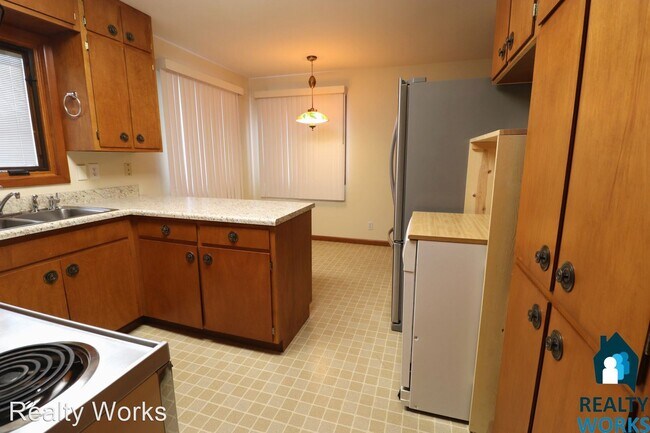 Foto del edificio - 3 br, 2 bath House - 2220 South 61 Street