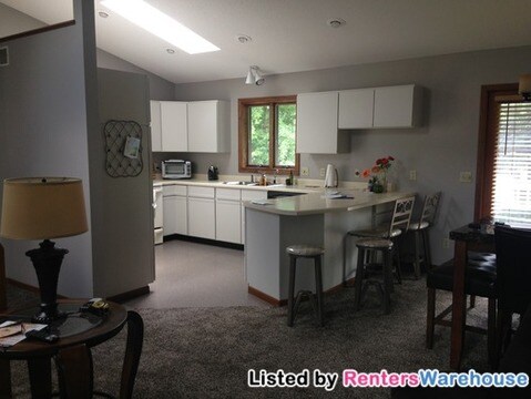Building Photo - 1784 Orchid Dr N