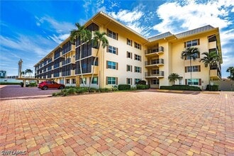 Building Photo - 3200 Gulf Shore Blvd N