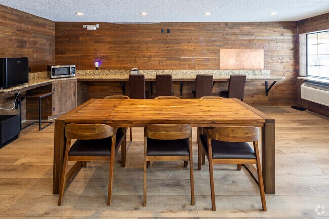 Casa club - Oxbow Apartments