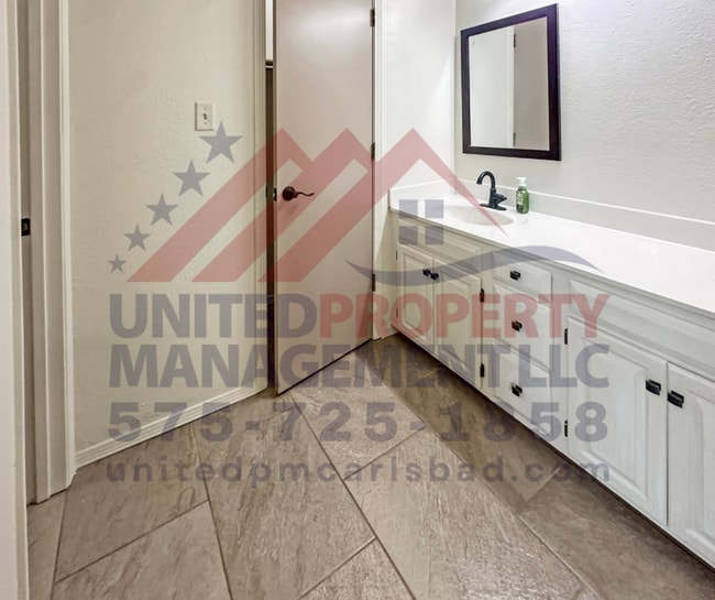 Building Photo - 3 bedroom 2 bathroom house for rent Carlsbad NM