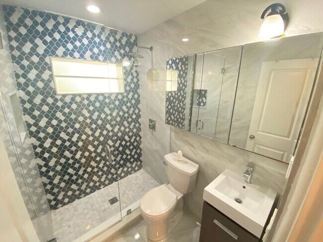 Foto del edificio - 1001 E Pine St