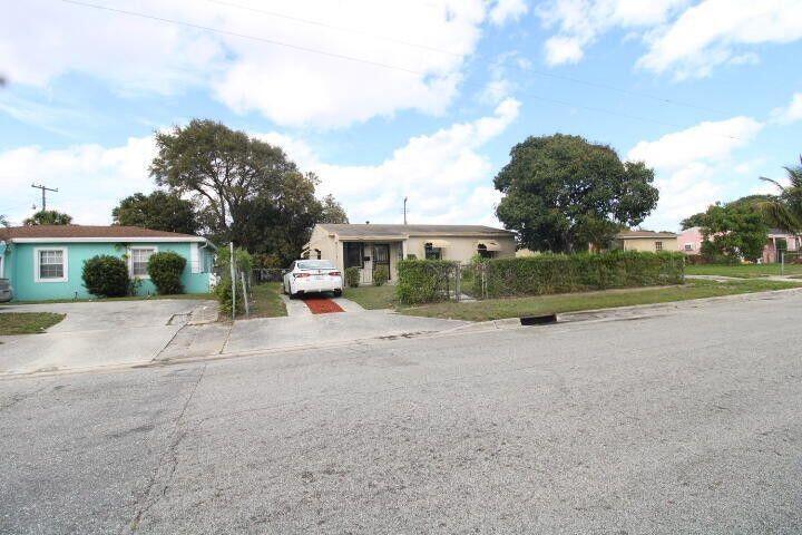 Foto principal - 1497 Silver Beach Rd