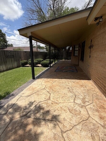 Building Photo - 4717 Elma Dr
