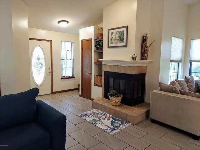 Foto del edificio - 1639 Ponderosa Pine Dr E
