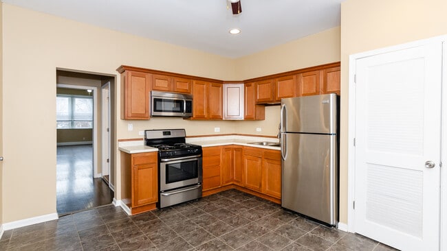 Building Photo - 460 W 29th St