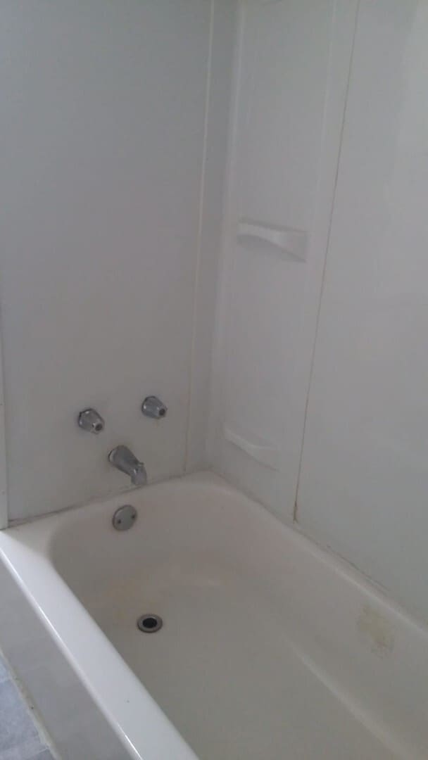 Foto del edificio - 5 bed 2 bath