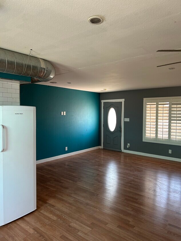 Foto principal - 1230 W Manhatton Dr