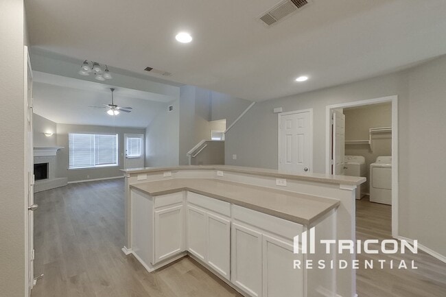 Building Photo - 206 Bison Meadow Dr