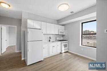 Building Photo - 118 2nd